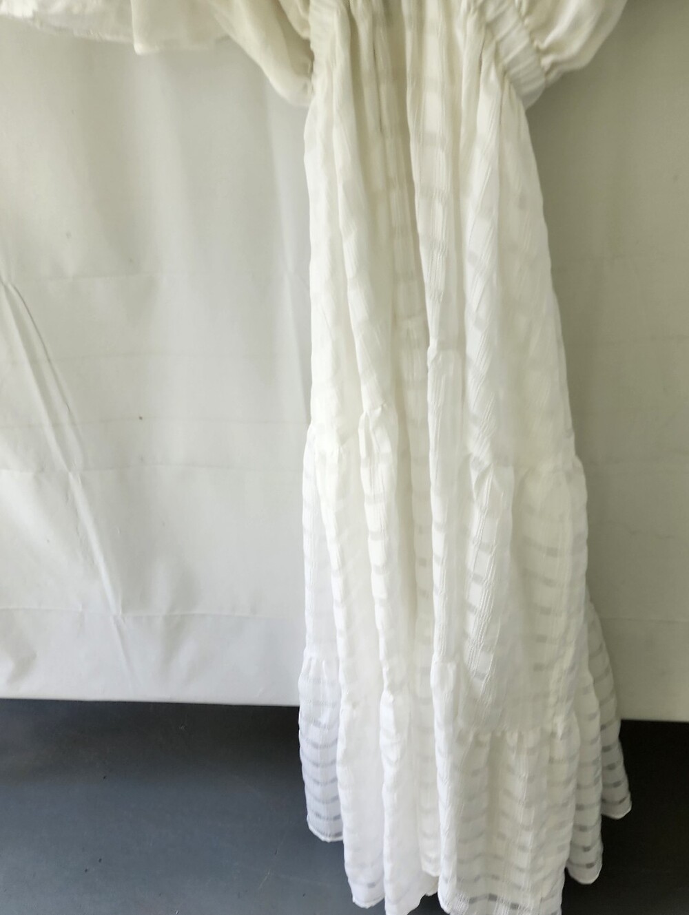 Arula White V-Neck Flutter Sleeve Maxi Dress - Picture 12 of 13
